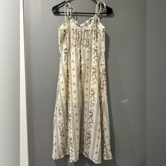MOONSEA NEW🔥Floral Cream Dress with Slit Size L - Picture 5 of 11